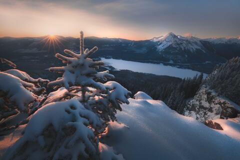 sunrise at prairie view in kananaskis in winter