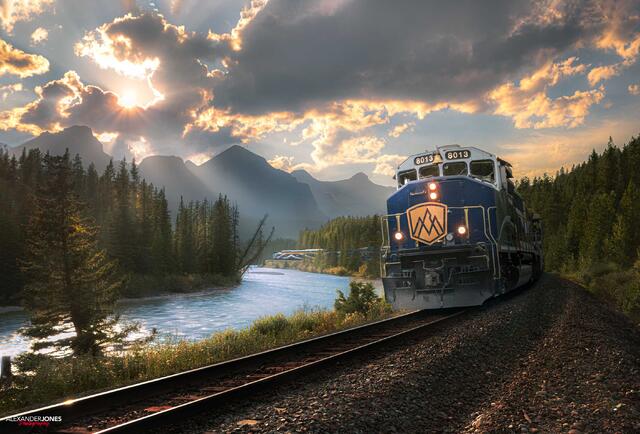 Rocky Mountaineer Crescendo (Morant's Curve) print